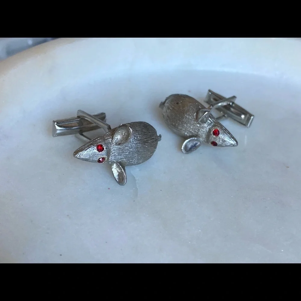 Mice with red eyes cuff links